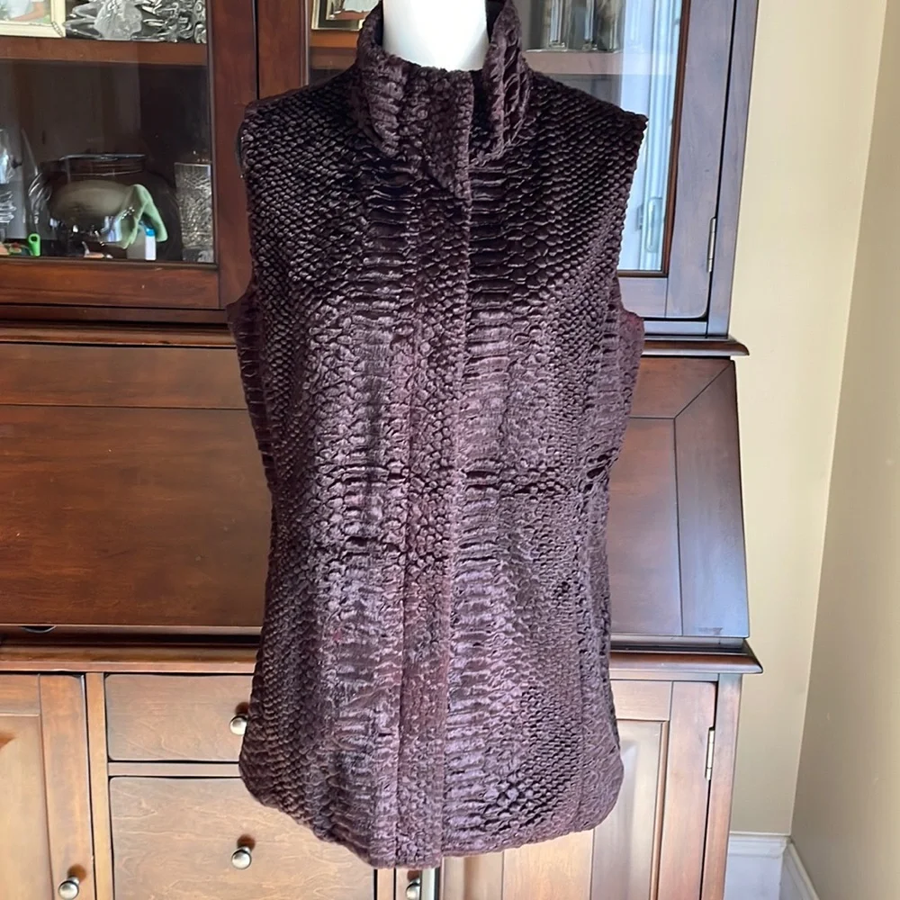 Mycra Pac Tour Reversible Faux Fur Vest Extinction Rebellion Logo 1 S/M Long
